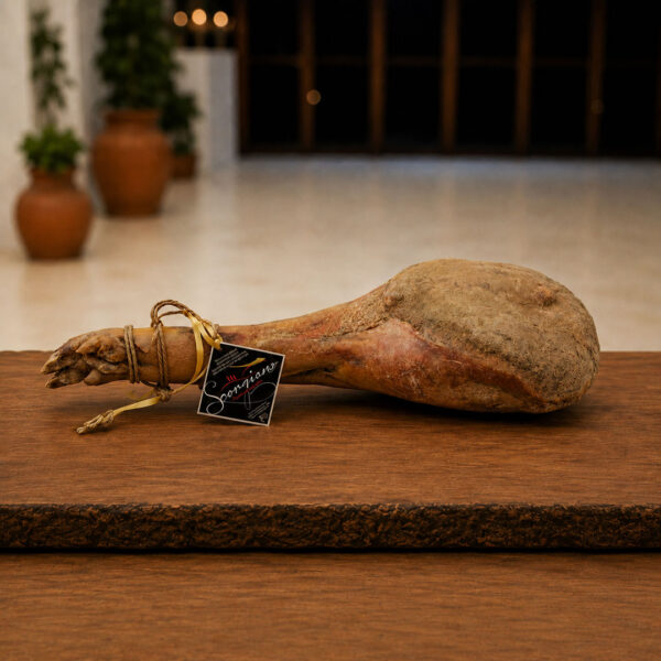 Prosciutto toscano – prosciutto intero con zampa