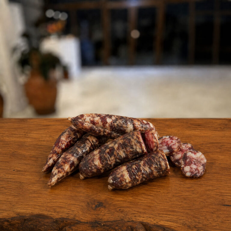 Salsiccia stagionata – salsicce stagionate legate con lo spago